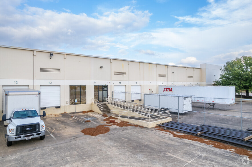 7170 W 43rd St, Houston, TX for lease - Building Photo - Image 2 of 5