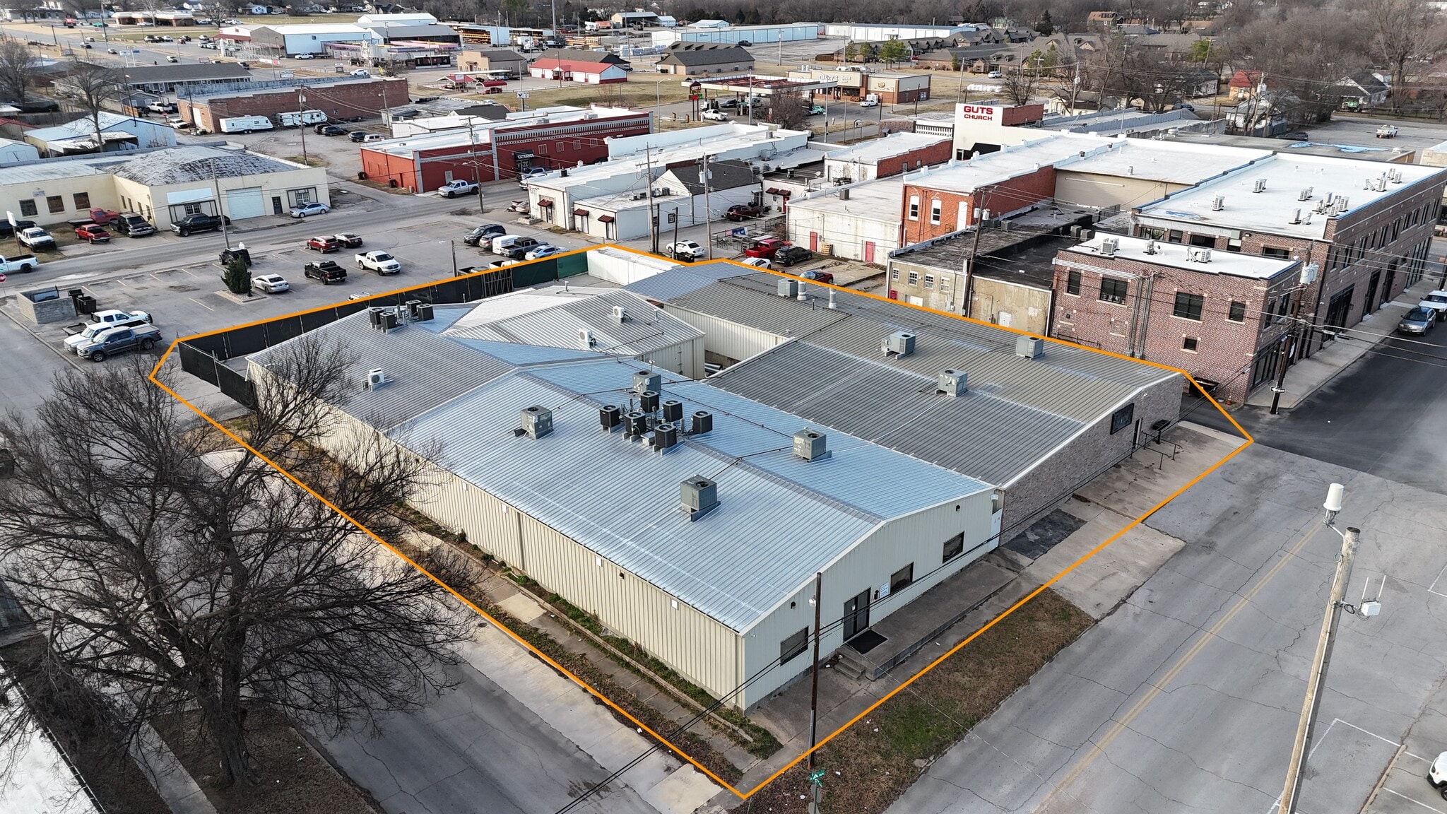114 S A St, Skiatook, OK for sale Primary Photo- Image 1 of 11
