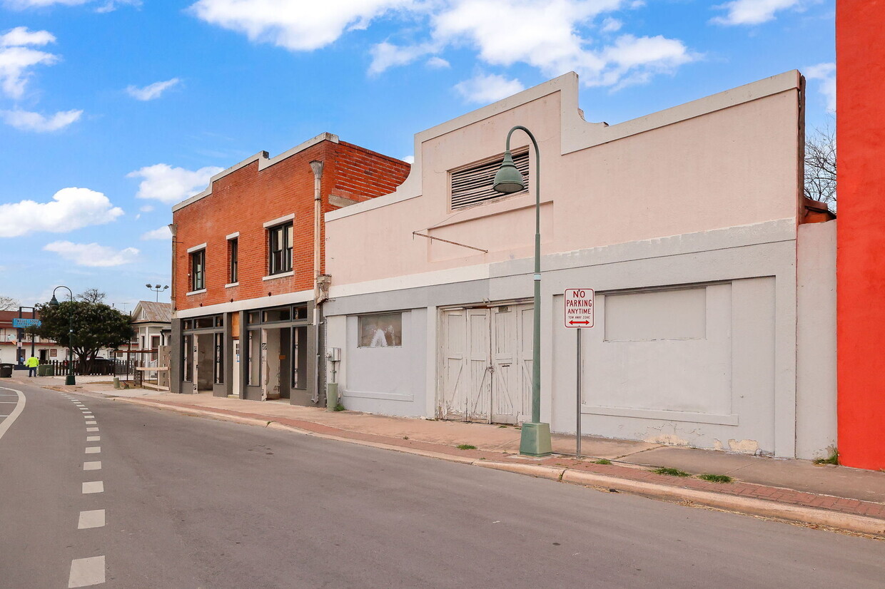 1714 S Saint Marys St, San Antonio, TX for lease Building Photo- Image 1 of 32