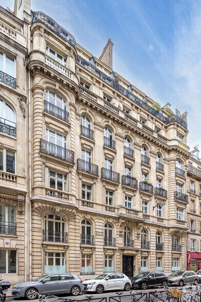 11 Rue De Madrid, Paris à vendre - Photo du bâtiment - Image 2 de 15