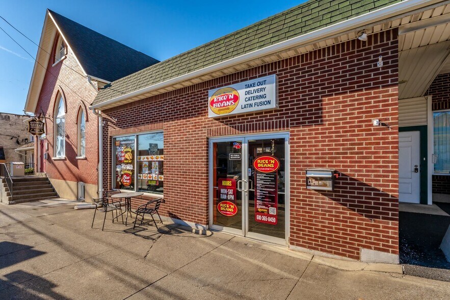 6 S Broad St, Nazareth, PA à vendre - Photo du bâtiment - Image 3 de 4