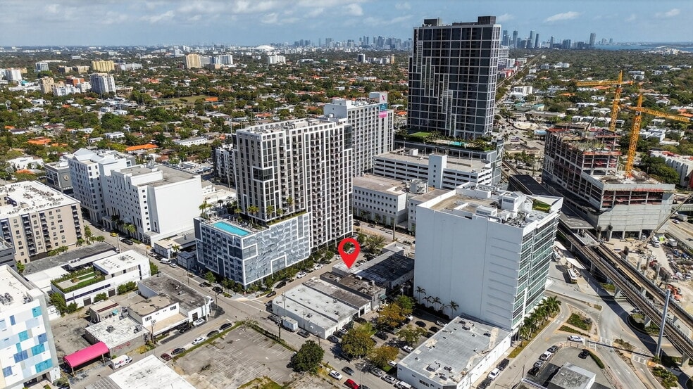 3838 Shipping Ave, Miami, FL for sale - Building Photo - Image 2 of 24