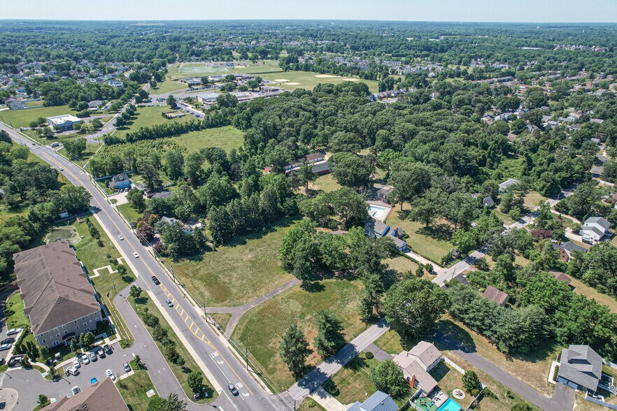 1516-1566 Chews Landing Rd, Blackwood, NJ for sale - Building Photo - Image 3 of 4