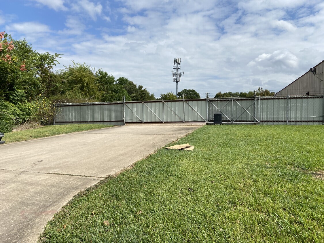 7103 Baneway Dr, Houston, TX for lease Primary Photo- Image 1 of 6