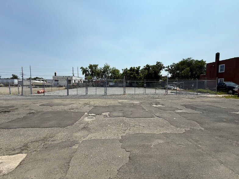 914 Sylvan St, Camden, NJ à louer - Photo du bâtiment - Image 3 de 8