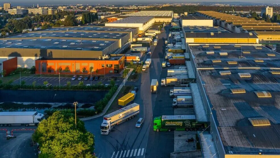 Industrial in Aulnay-sous-Bois for lease - Aerial - Image 2 of 4