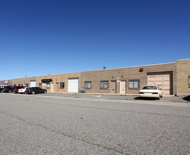 More details for 2330-2350 S Kalamath St, Denver, CO - Industrial for Lease