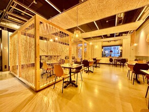 Retail in Vilanova i la Geltrú, Barcelona for lease Interior Photo- Image 2 of 30