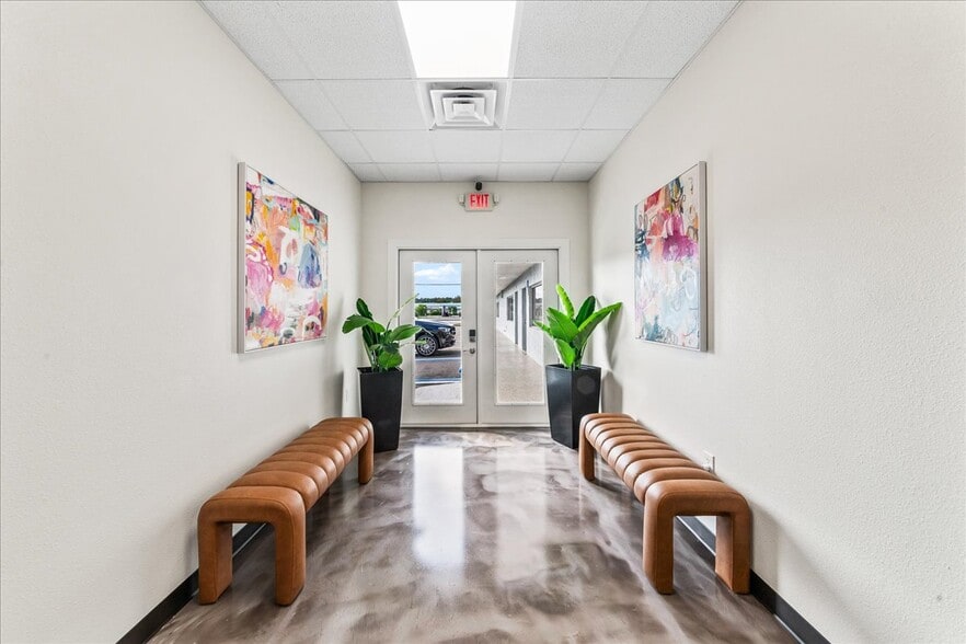 566 Barton Blvd, Rockledge, FL for lease - Building Photo - Image 2 of 14