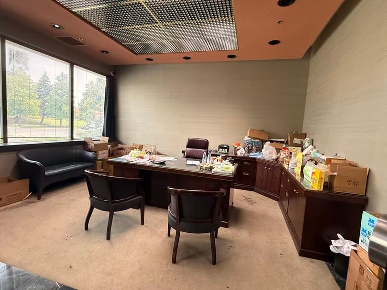 165 Konrad Cres, Markham, ON for lease - Interior Photo - Image 2 of 9