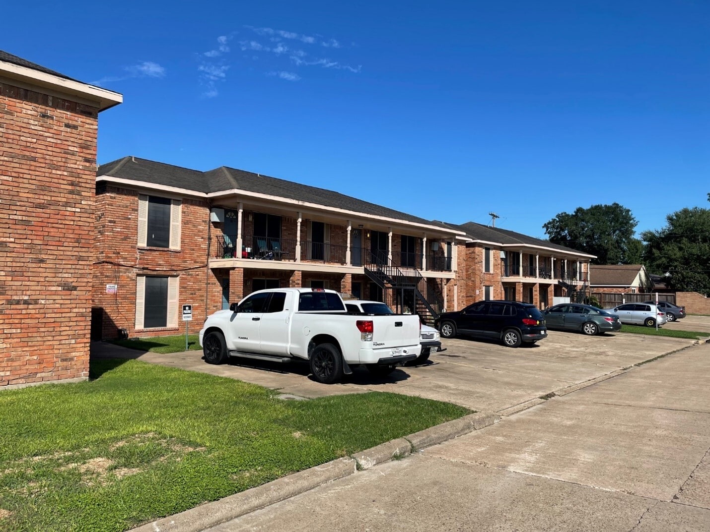 617 E South St, Alvin, TX for sale Primary Photo- Image 1 of 11
