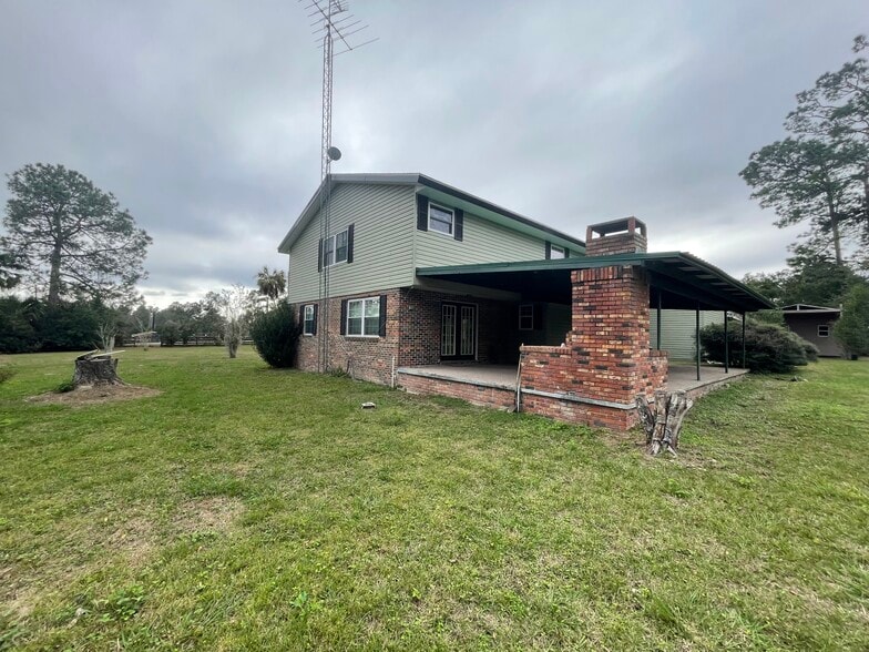135 SE Horace Witt Way, Lake City, FL à vendre - Photo du bâtiment - Image 3 de 10