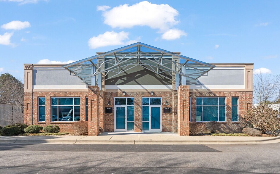 5011 Departure Dr, Raleigh, NC à vendre - Photo principale - Image 1 de 25
