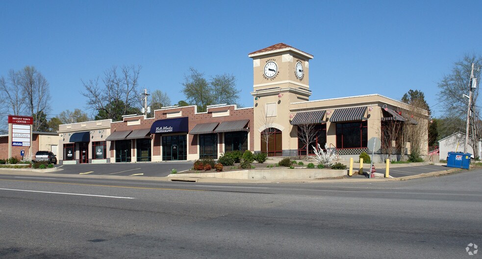 304 Reynolds Rd, Bryant, AR à louer - Photo du bâtiment - Image 2 de 10