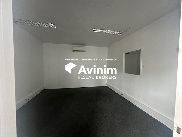 Retail in Argenteuil for lease - Interior Photo - Image 3 of 9