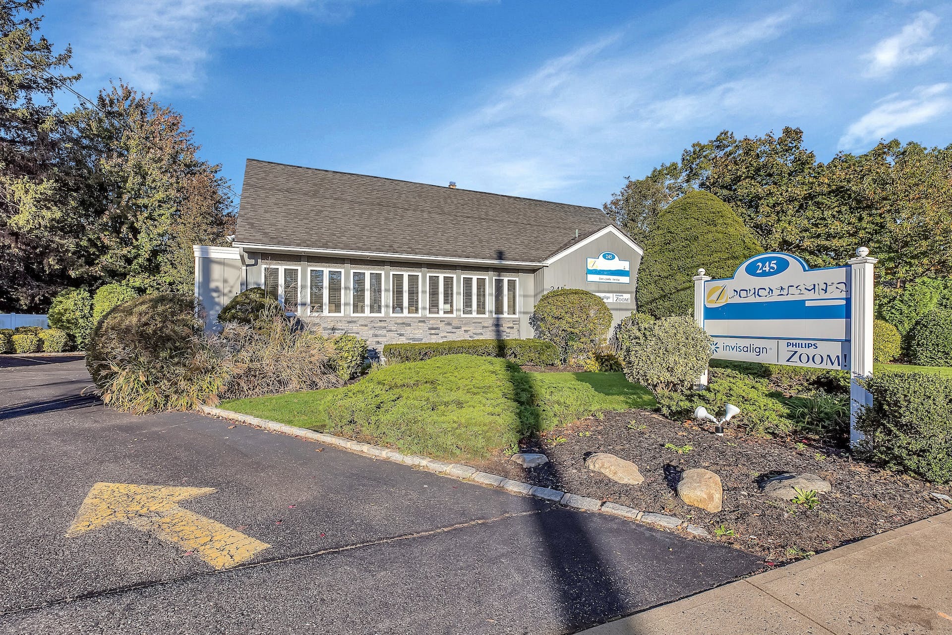 245 Bay Shore Rd, Bay Shore, NY for sale Building Photo- Image 1 of 23