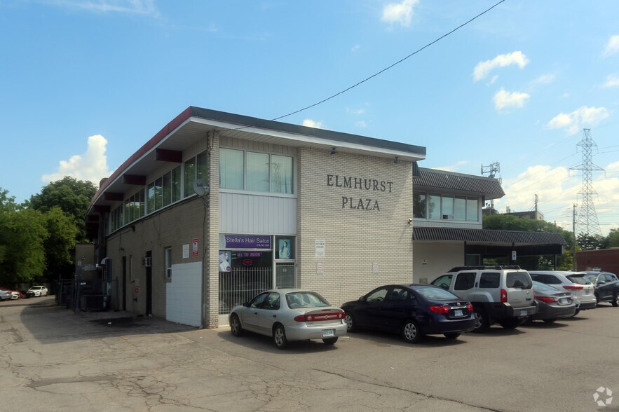 2428 Islington Ave, Toronto, ON à louer - Photo du bâtiment - Image 3 de 4