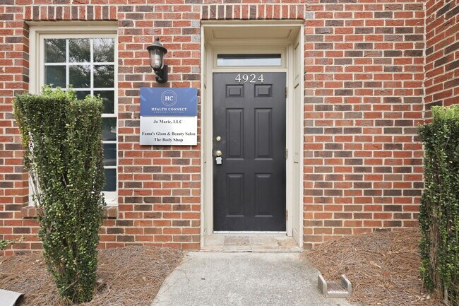 Plus de détails pour 4924 Windy Hill Dr, Raleigh, NC - Bureau à louer