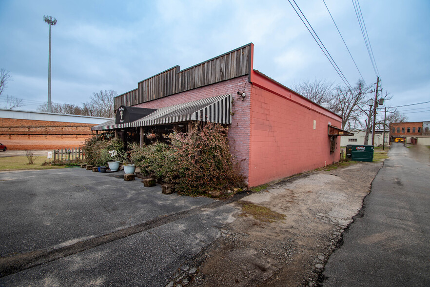 70 N Lumpkin St, Hawkinsville, GA for sale - Building Photo - Image 2 of 55