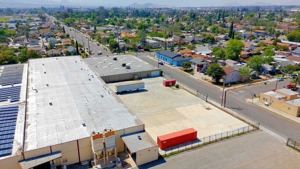 1096 W Rialto Ave, San Bernardino, CA à vendre - Vidéo sur l’inscription commerciale - Image 2 de 25