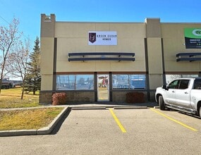 5025 51st St SE, Calgary, AB for lease Building Photo- Image 1 of 1