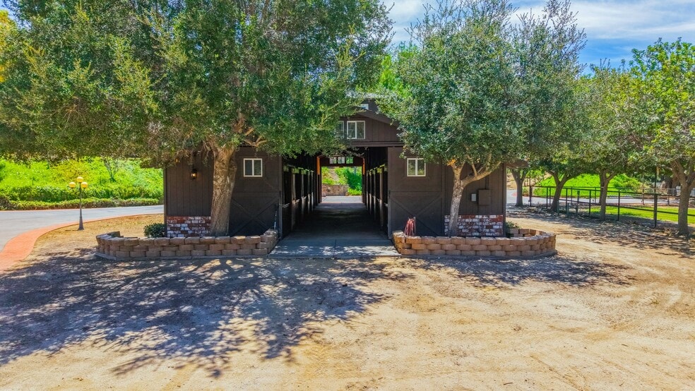 38831 Pauba Rd, Temecula, CA for sale - Building Photo - Image 2 of 177