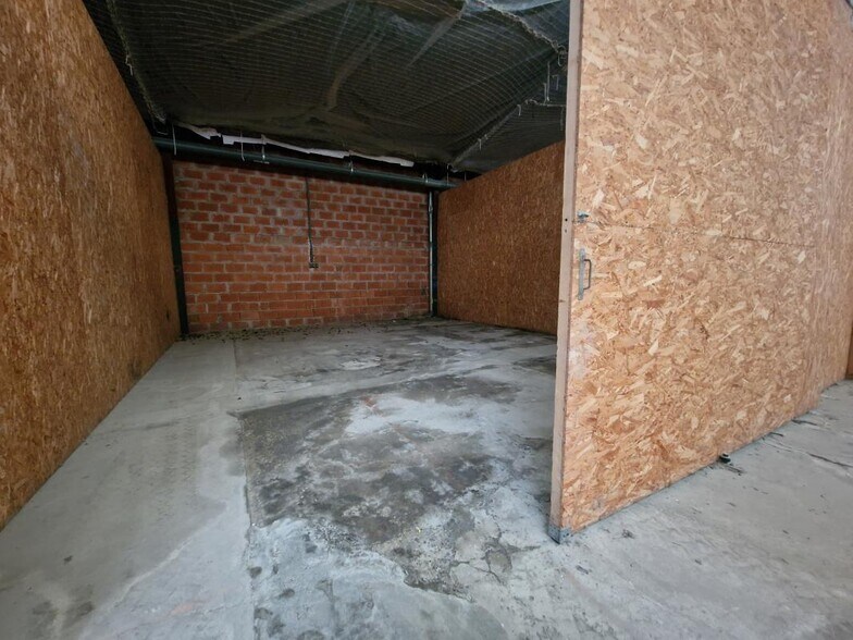 Flex in Bruges for lease - Interior Photo - Image 1 of 3