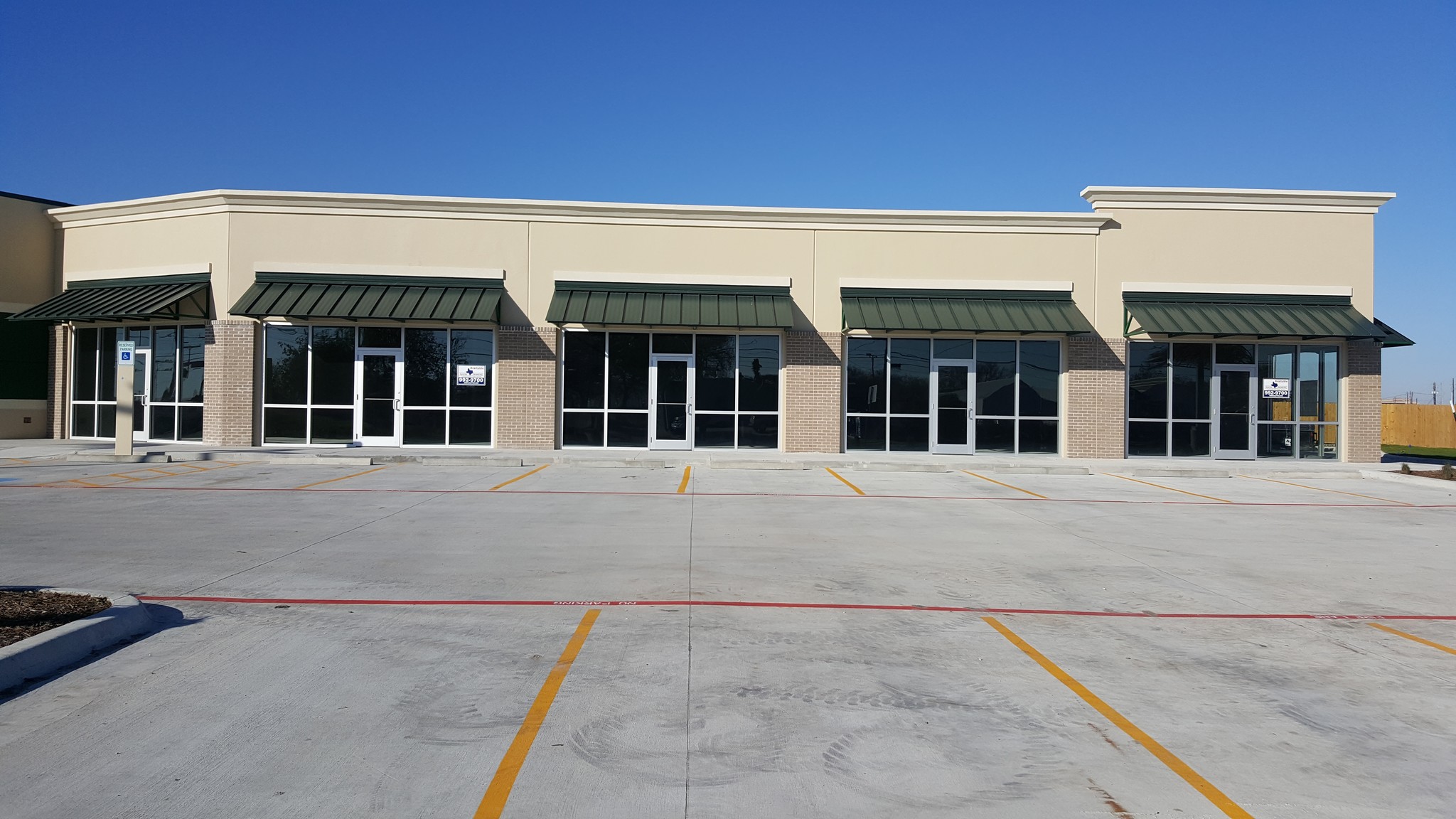 2821 Airline Rd, Corpus Christi, TX for lease Primary Photo- Image 1 of 7