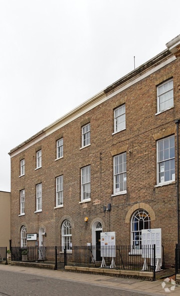 37 High St, Huntingdon à louer - Photo du bâtiment - Image 3 de 6