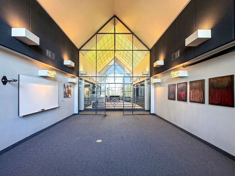 7540 N 19th Ave, Phoenix, AZ for sale - Interior Photo - Image 2 of 9