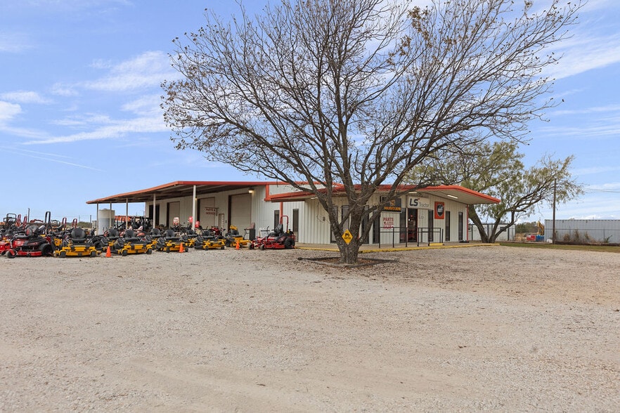 3456 S Burleson Blvd, Alvarado, TX à vendre - Photo du bâtiment - Image 2 de 22