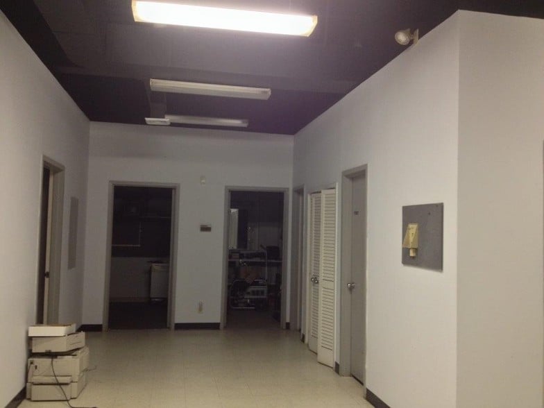 140 Old Saw Mill River Rd, Hawthorne, NY for sale - Interior Photo - Image 2 of 21