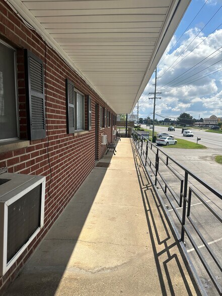 7046 E State Road 36, Avon, IN à vendre - Photo du bâtiment - Image 2 de 14