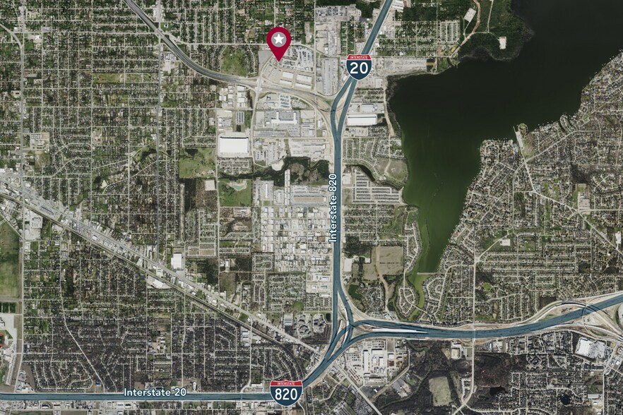 4535 Village Creek Rd, Fort Worth, TX à louer - Photo du bâtiment - Image 2 de 4