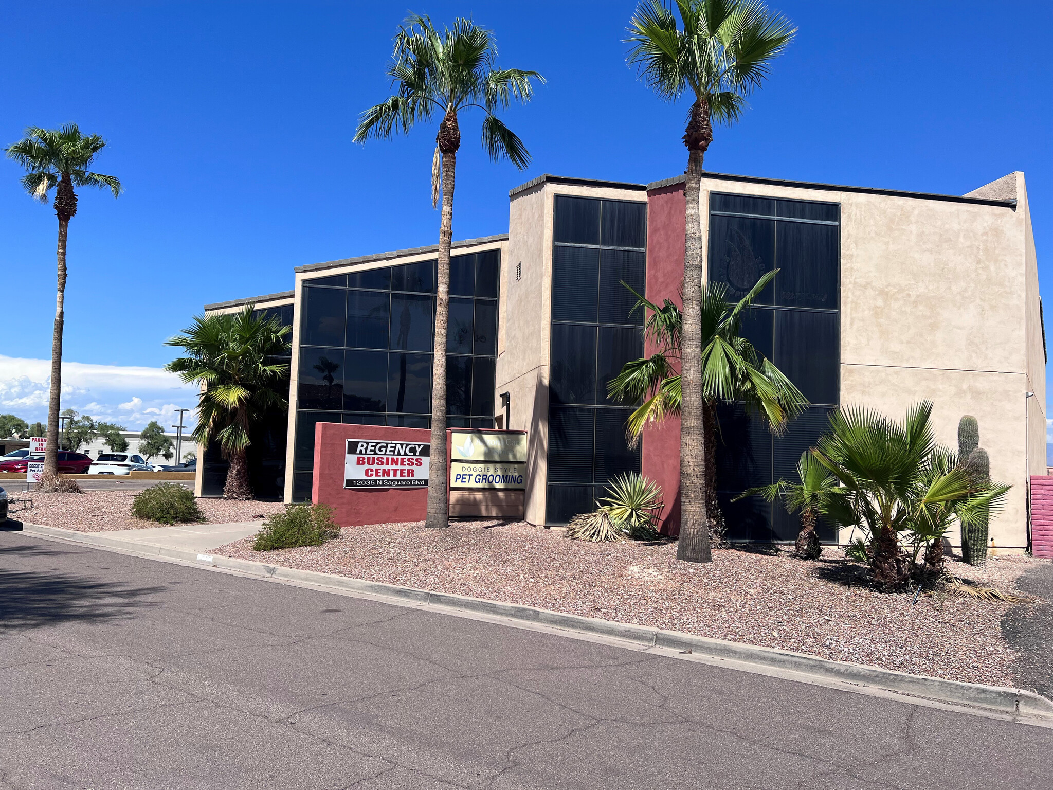 12035 N Saguaro Blvd, Fountain Hills, AZ à louer Photo du b timent- Image 1 de 12