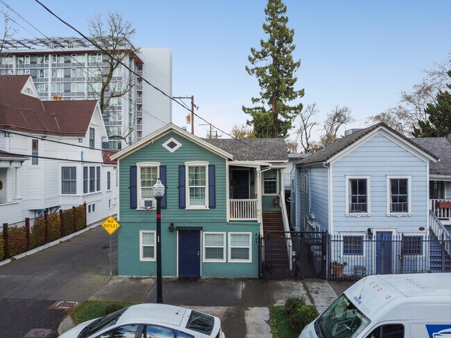 More details for 517 13th St, Sacramento, CA - Multifamily for Sale