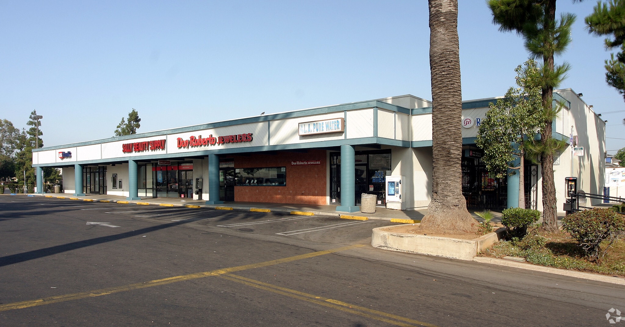 2700-2800 E 1st St, Los Angeles, CA for lease Building Photo- Image 1 of 5