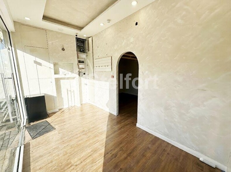 57 Mottingham Rd, London for lease - Building Photo - Image 3 of 13