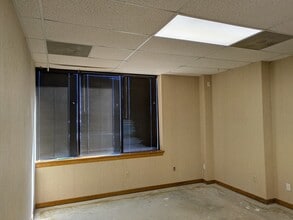 4010-4016 S Lynn Ct, Independence, MO à louer Photo intérieure- Image 2 de 5