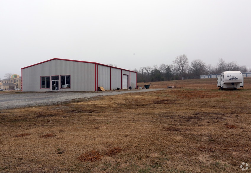 1301 W Sam Rayburn Dr, Bonham, TX à vendre - Photo du bâtiment - Image 3 de 14