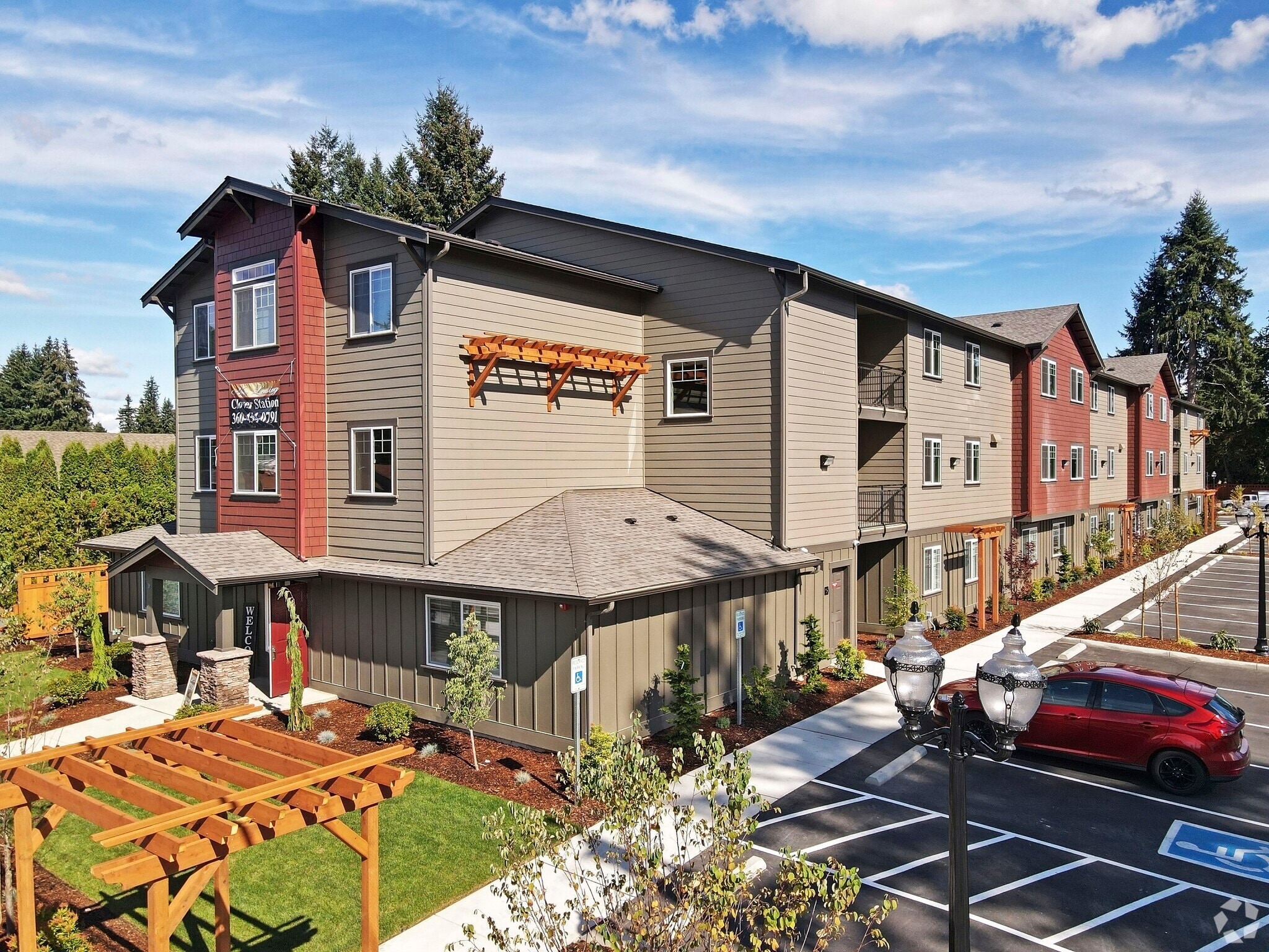 1310 Cedar Ave, Marysville, WA for sale Primary Photo- Image 1 of 9