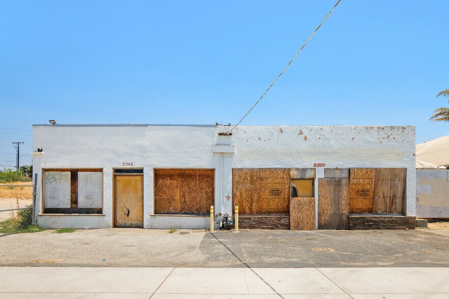 2350 N Main St, Riverside, CA à vendre - Photo du bâtiment - Image 2 de 15