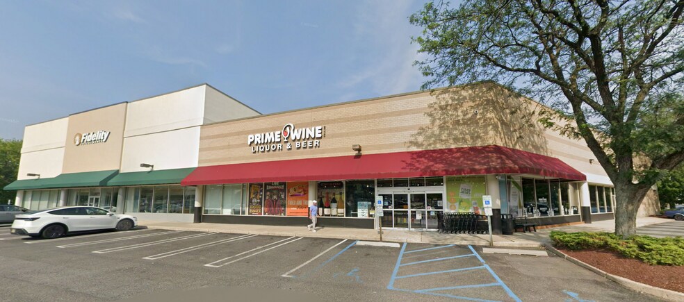 396 N State Rt 17, Paramus, NJ à louer - Photo du bâtiment - Image 3 de 5