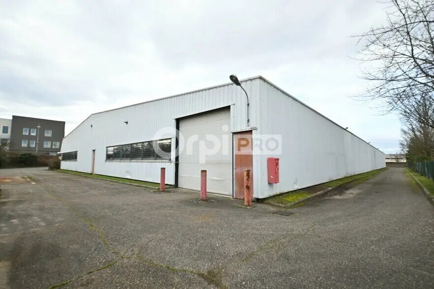 Bureau dans Rillieux-la-Pape à louer - Photo du bâtiment - Image 3 de 3