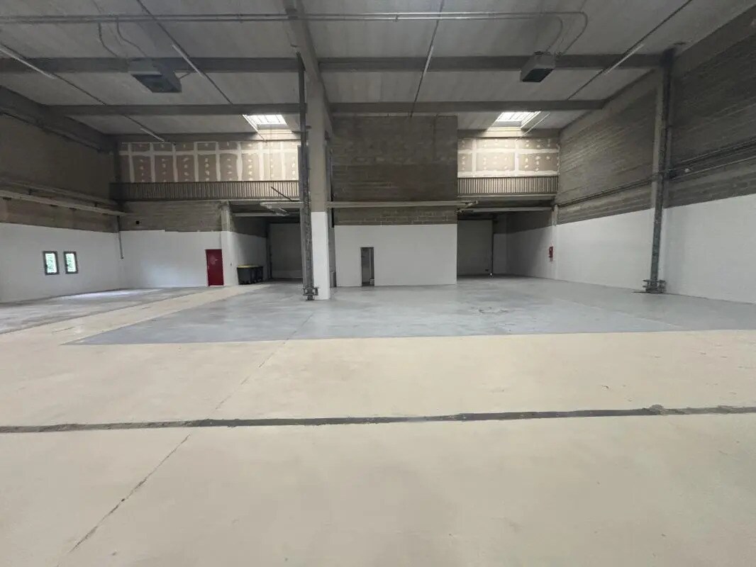 Industriel dans Sarcelles à louer Photo du bâtiment- Image 1 de 24