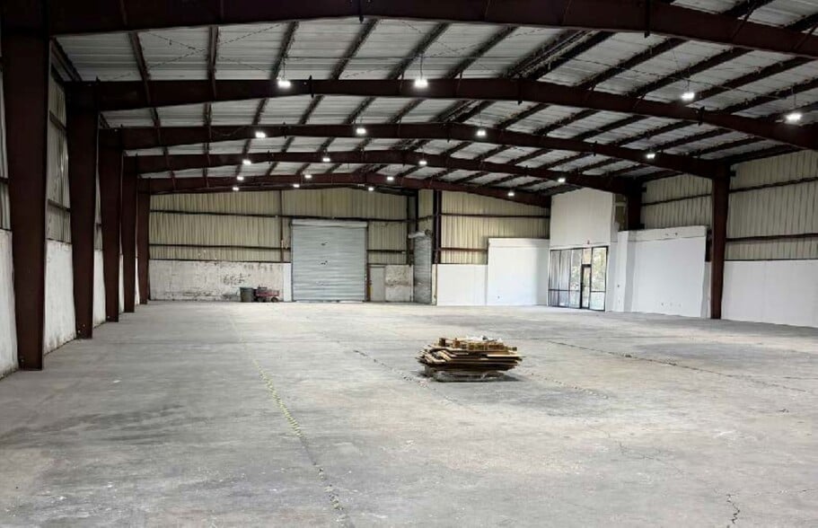 9093 Philips Hwy, Jacksonville, FL for lease - Building Photo - Image 2 of 13