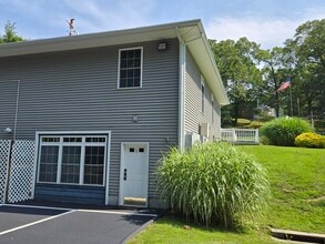 3 Inspiration Ln, Chester, CT for lease Interior Photo- Image 2 of 13