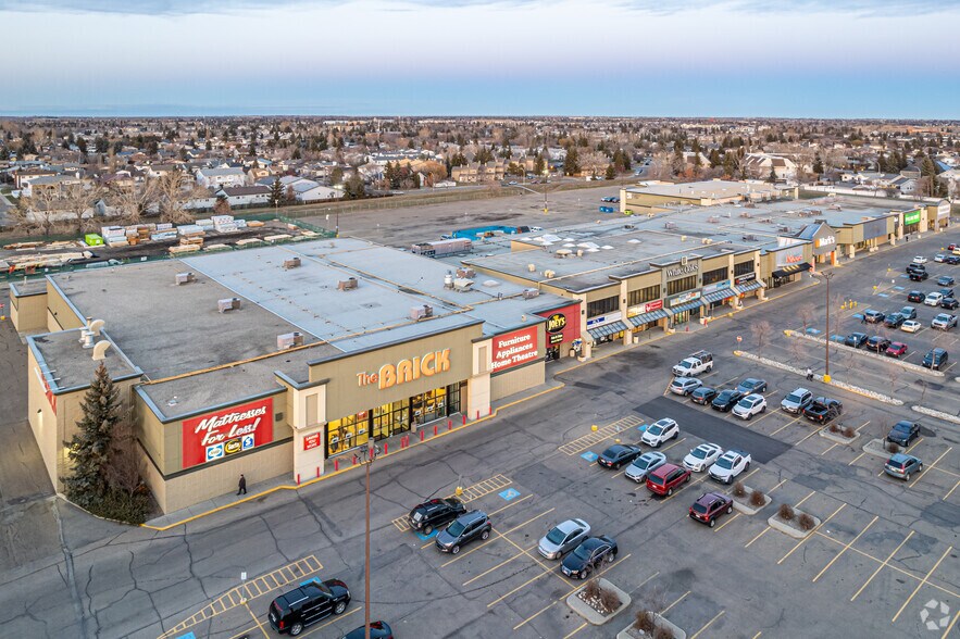 12222 137th Ave NW, Edmonton, AB à vendre - Photo du bâtiment - Image 2 de 9