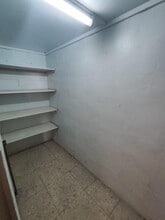 Retail in Reus, Tarragona for lease Interior Photo- Image 2 of 4