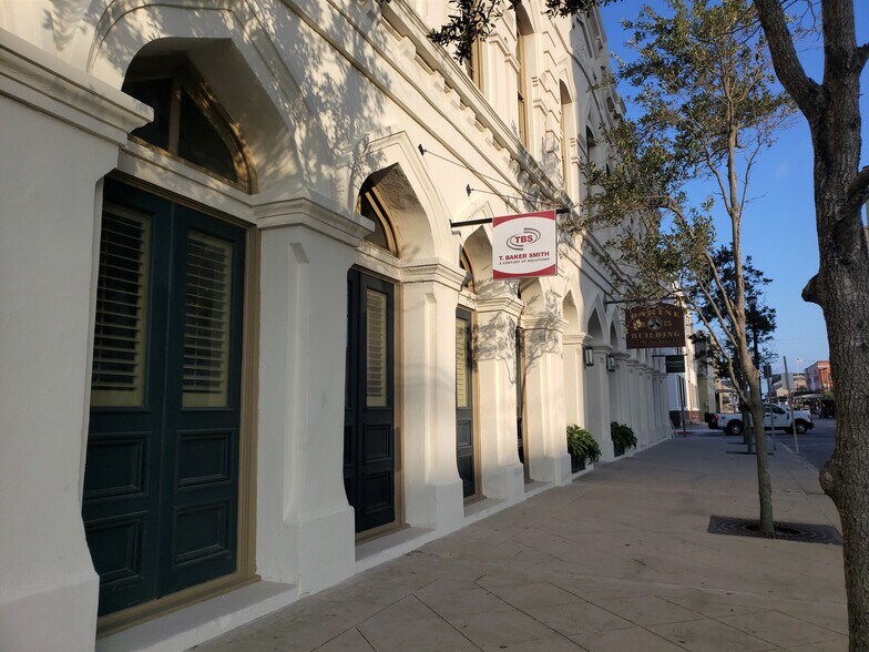 305 21st St, Galveston, TX à louer - Photo du bâtiment - Image 2 de 14